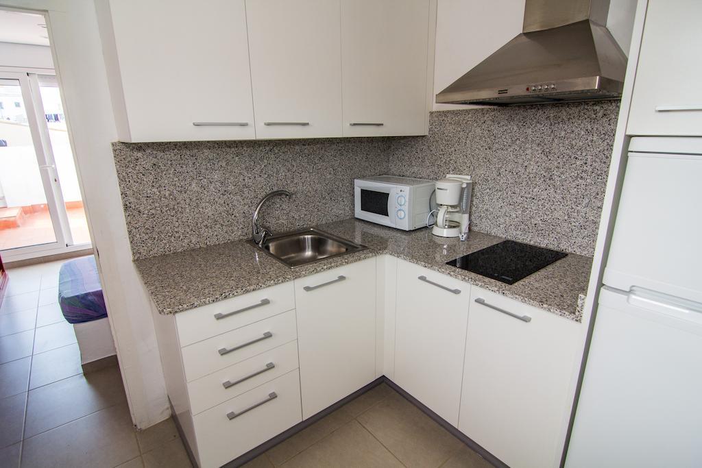 Agi Joan Badosa Apartment Roses Bilik gambar